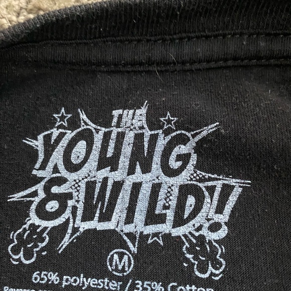 The young and wild medium black tee - Picture 2 of 3